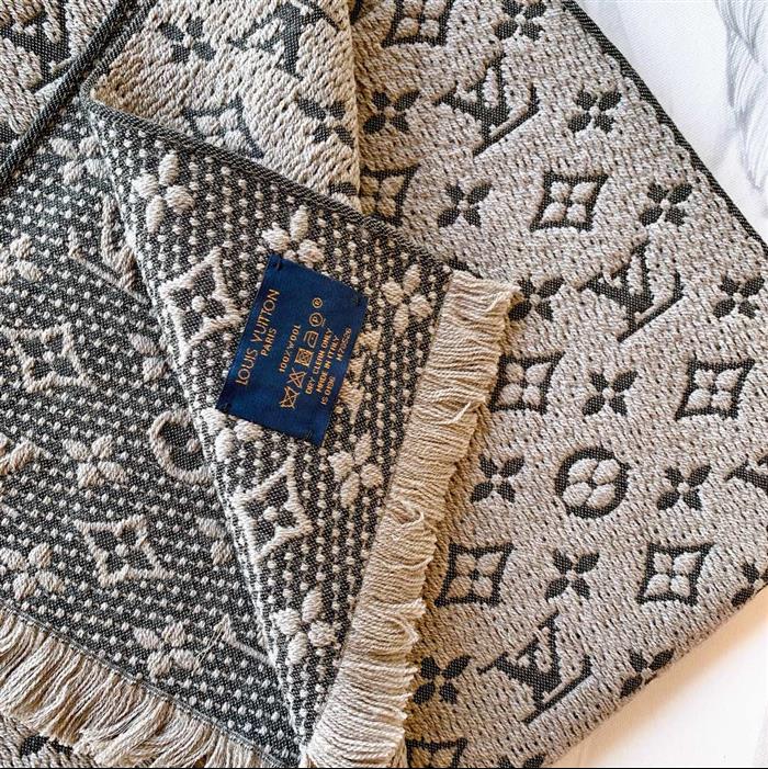 2026116111057532 100